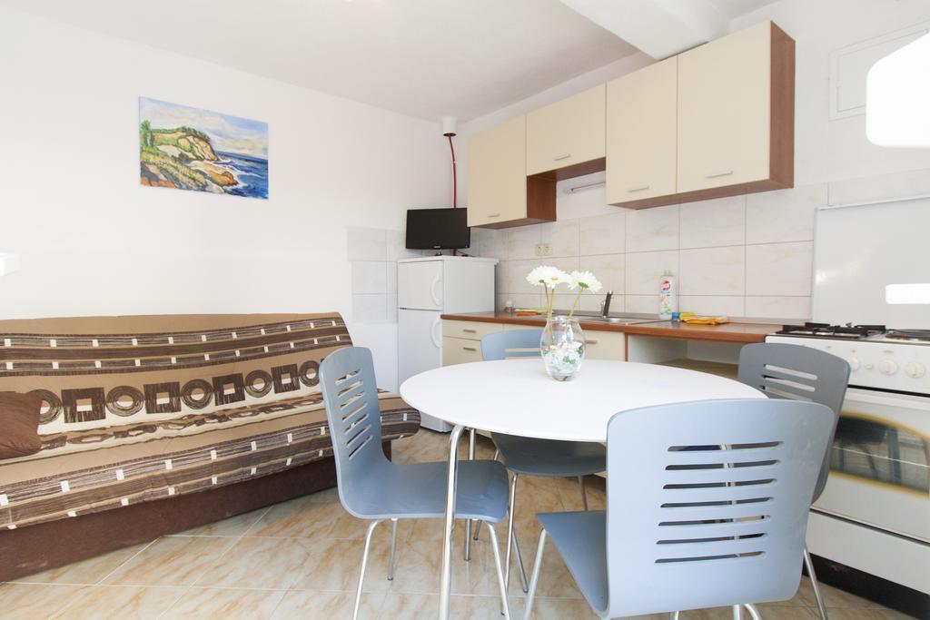 Apartment Mikulic Duće Esterno foto