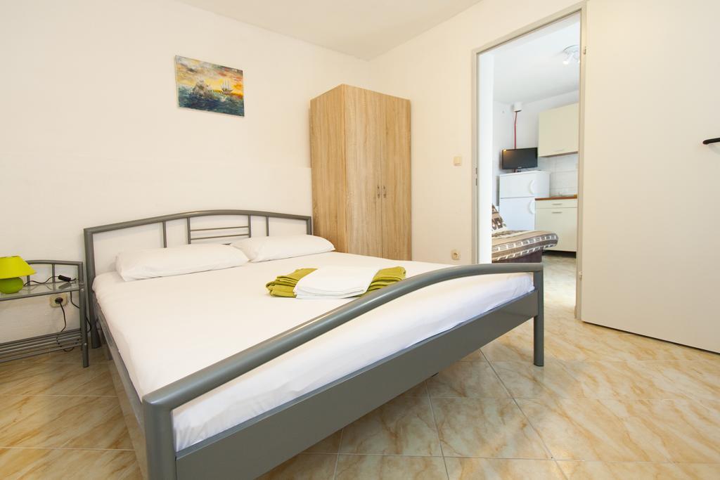 Apartment Mikulic Duće Esterno foto