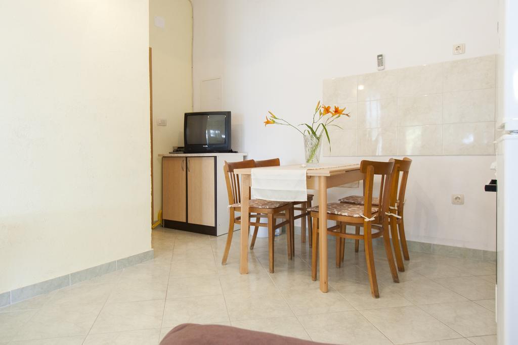Apartment Mikulic Duće Esterno foto