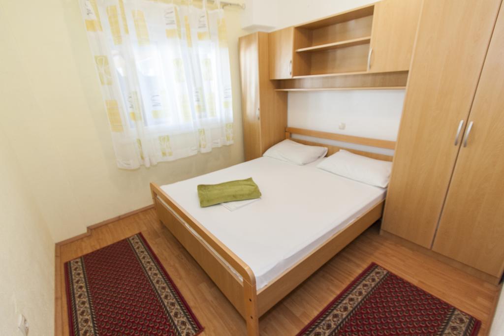 Apartment Mikulic Duće Esterno foto