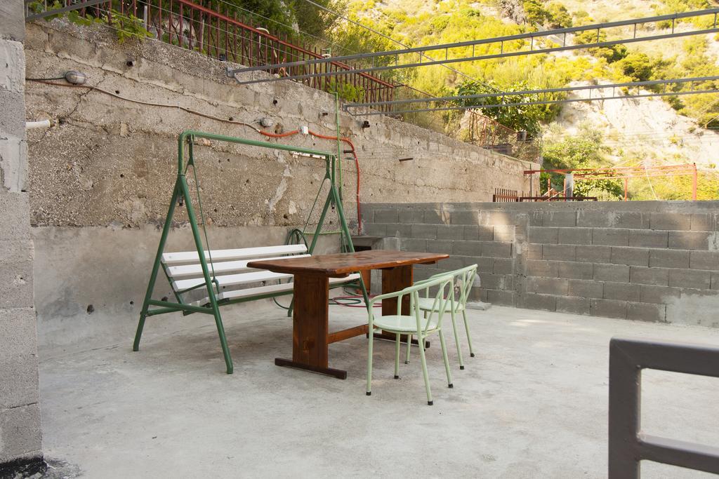 Apartment Mikulic Duće Esterno foto
